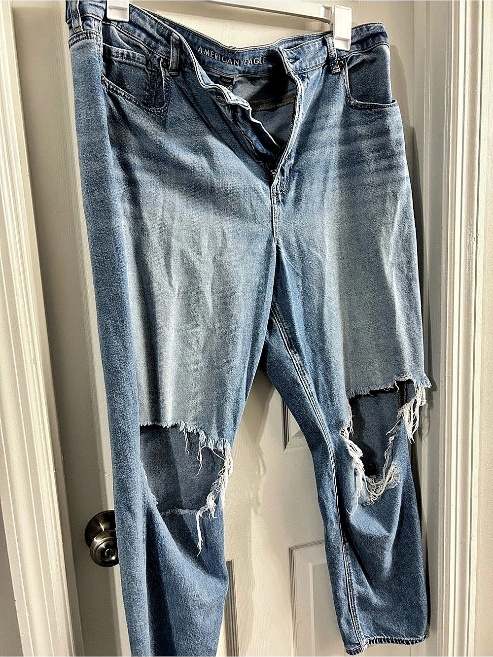 American Eagle Distressed Boyfriend Jeans in Blue Waist 18